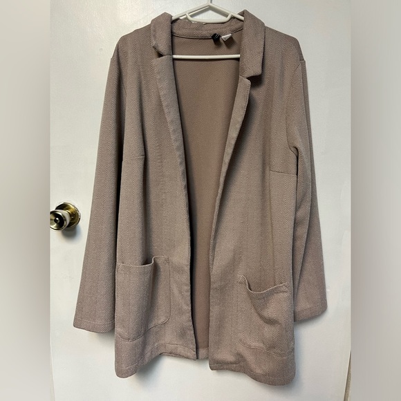 Tan Women’s Blazer - Picture 1 of 3